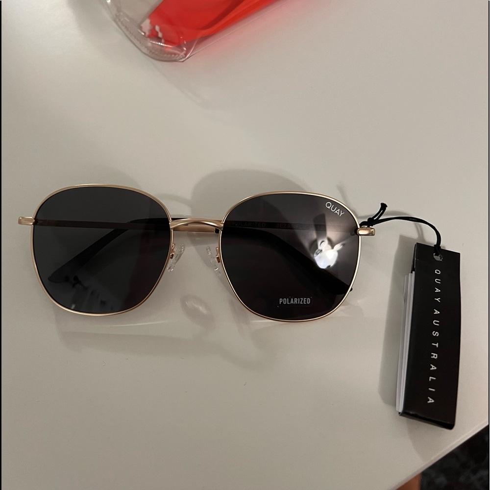 JEZABELL QUAY SUNGLASSES POLARIZED